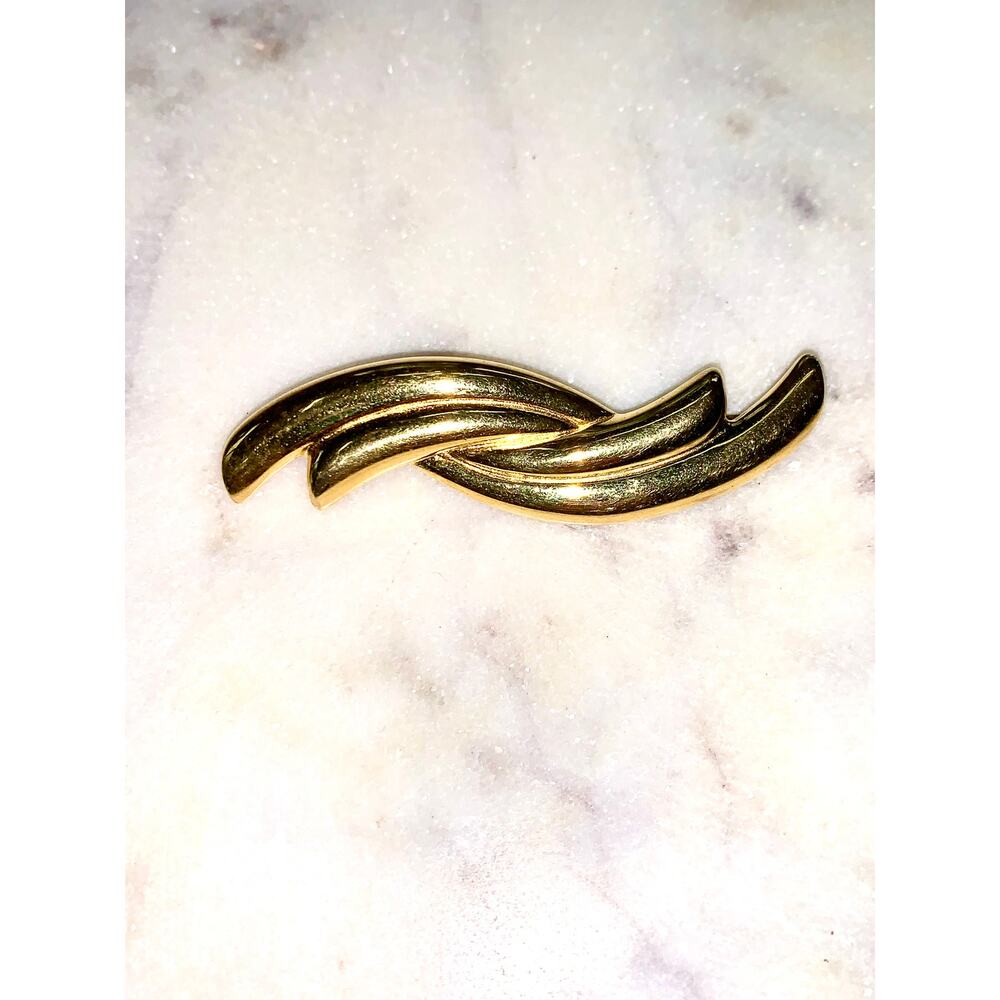 Vintage Signed Gold Tone Monet Brooch Twist Pin EUC